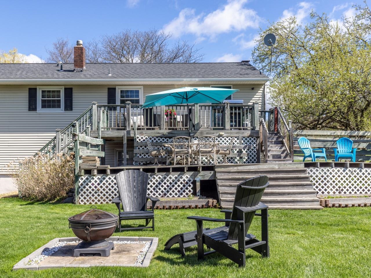 Two-Tiered Deck