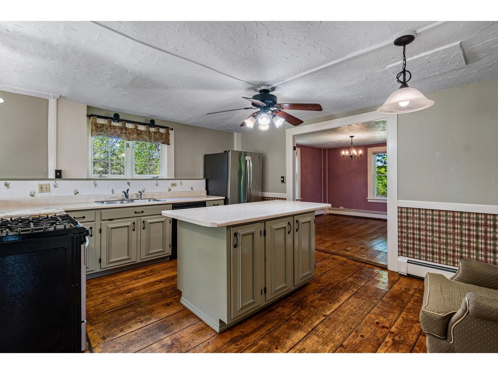 1632 Bradley Road