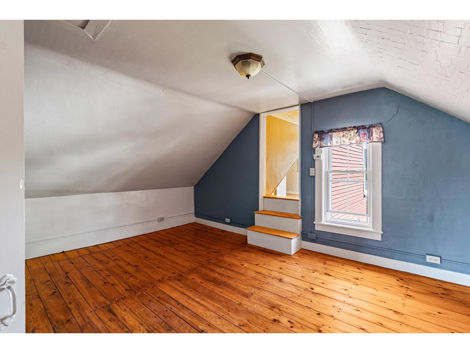 1632 Bradley Road