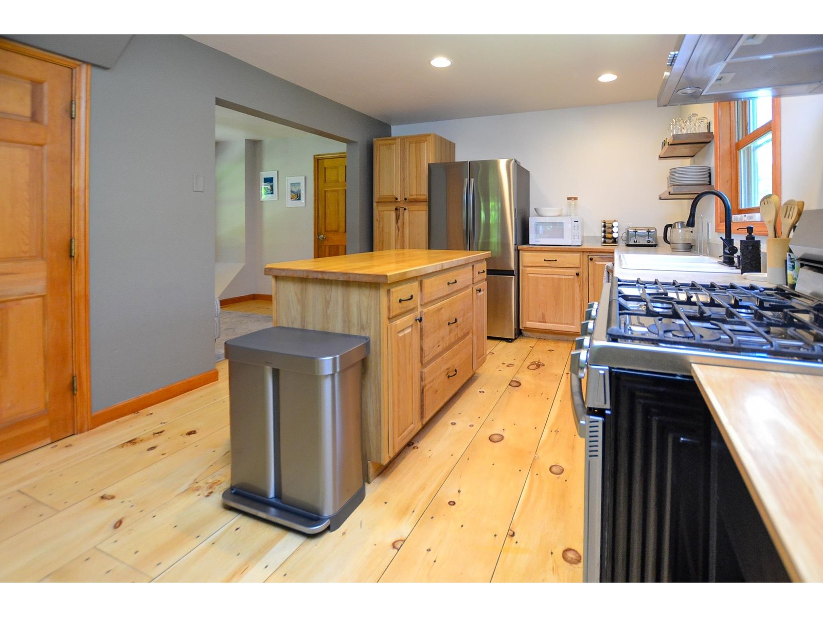 1642 Pucker Street, Unit 3