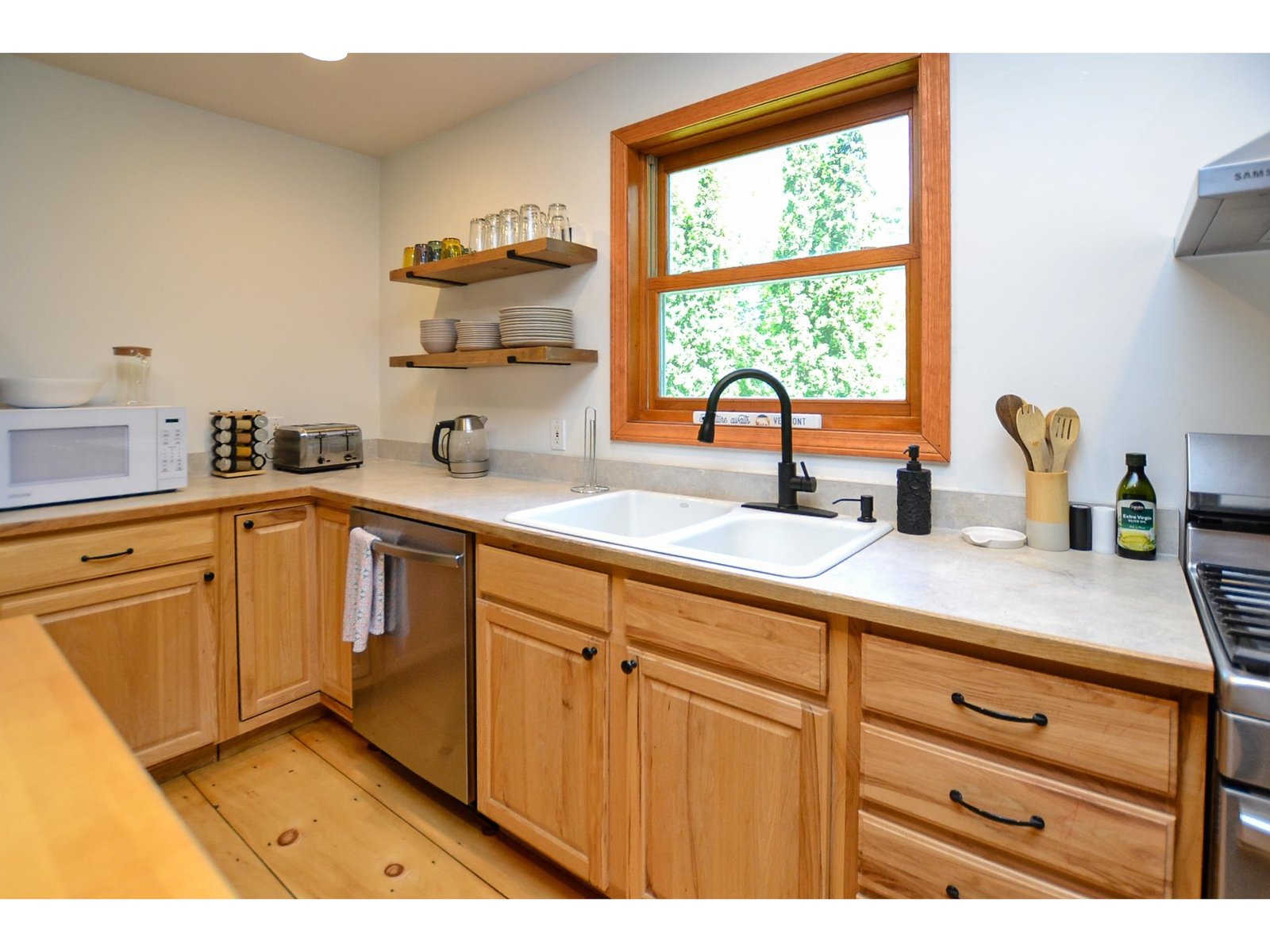 1642 Pucker Street, Unit 3