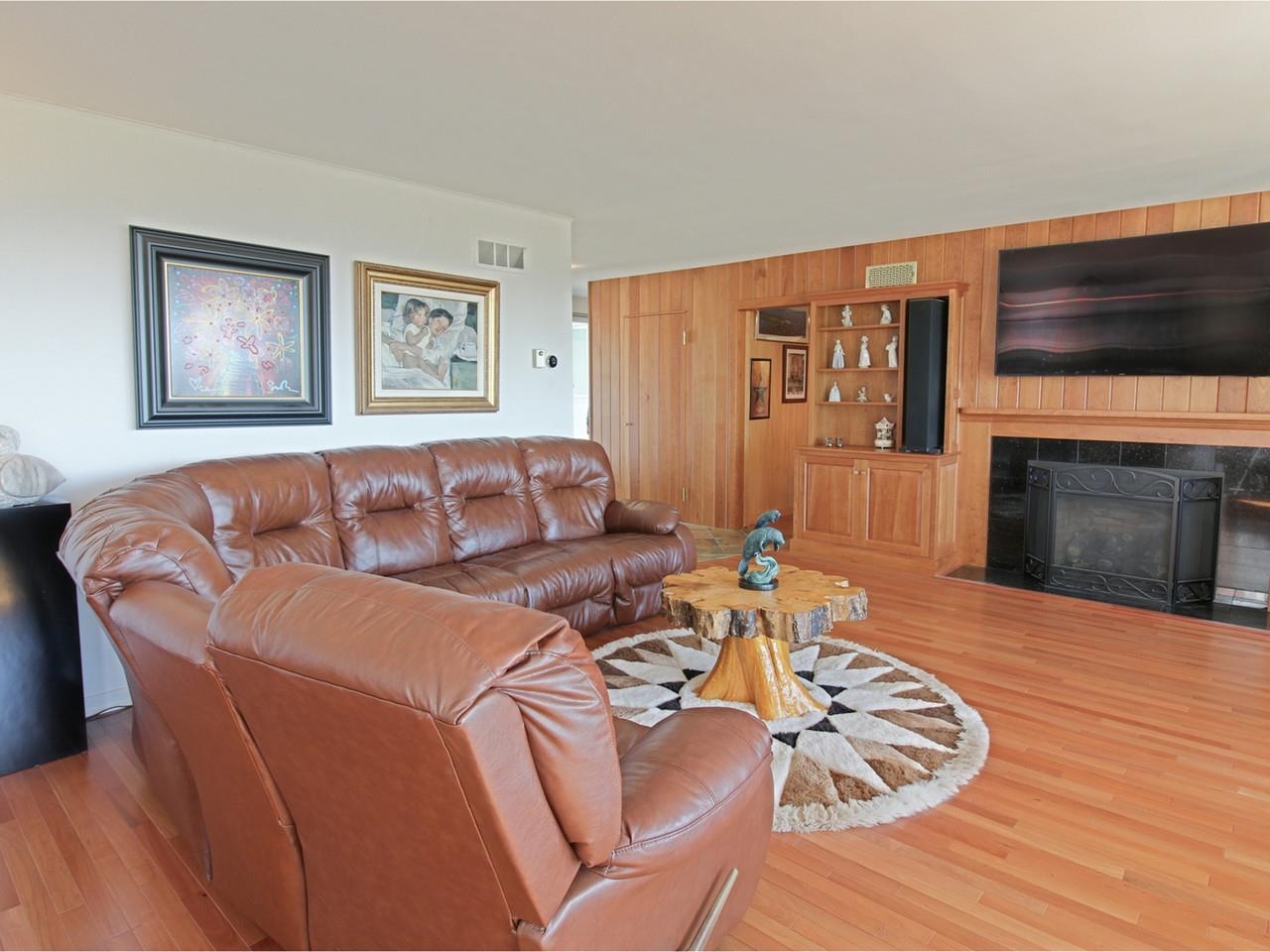 Fireplace with Built-ins