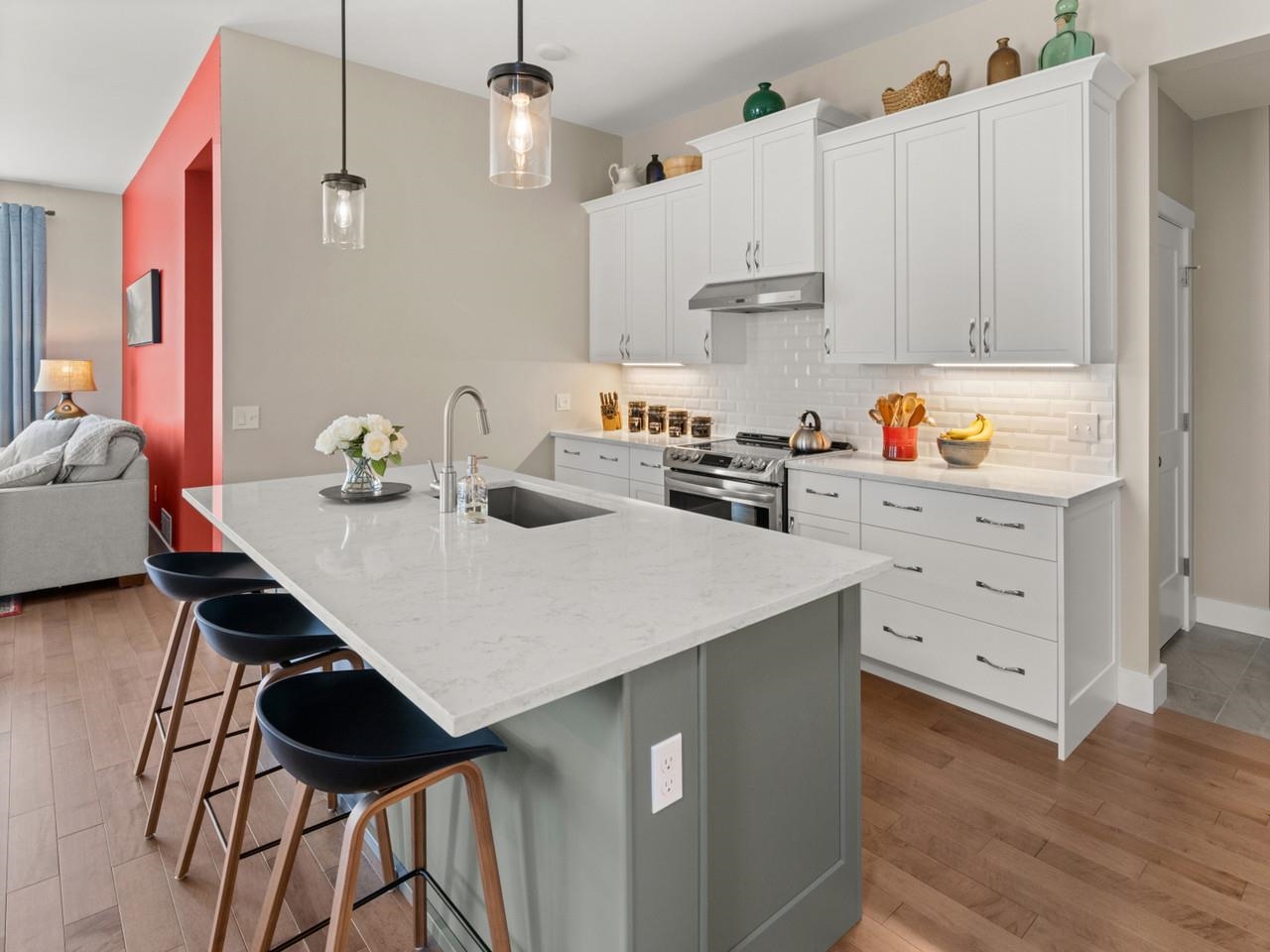Kitchen with Quartz Island