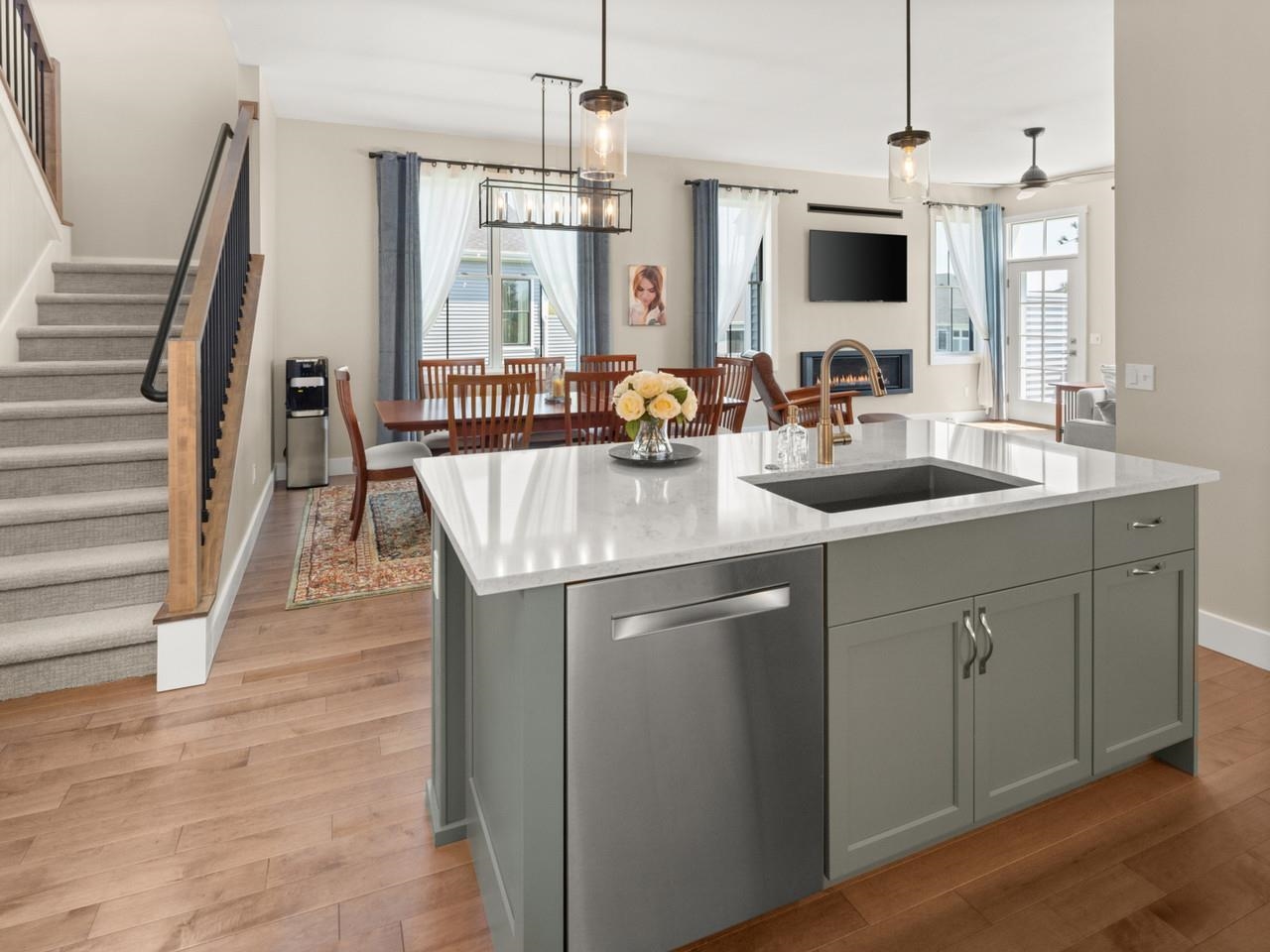 Open Layout with Island