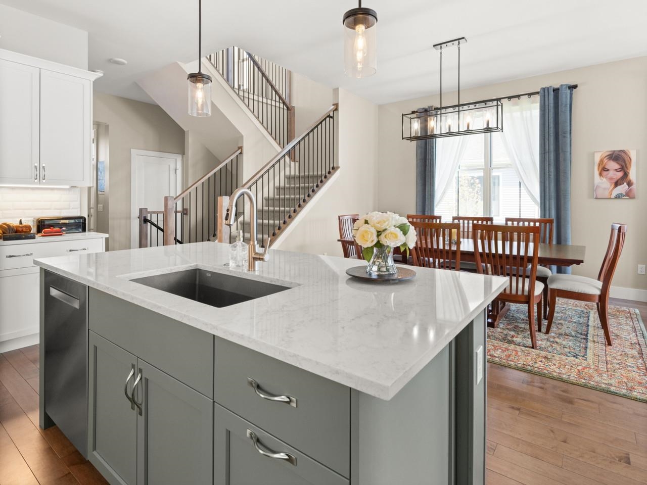 Kitchen Island & Dining Area