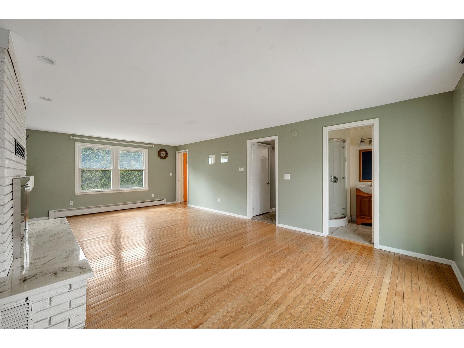 166 Lakeview Drive