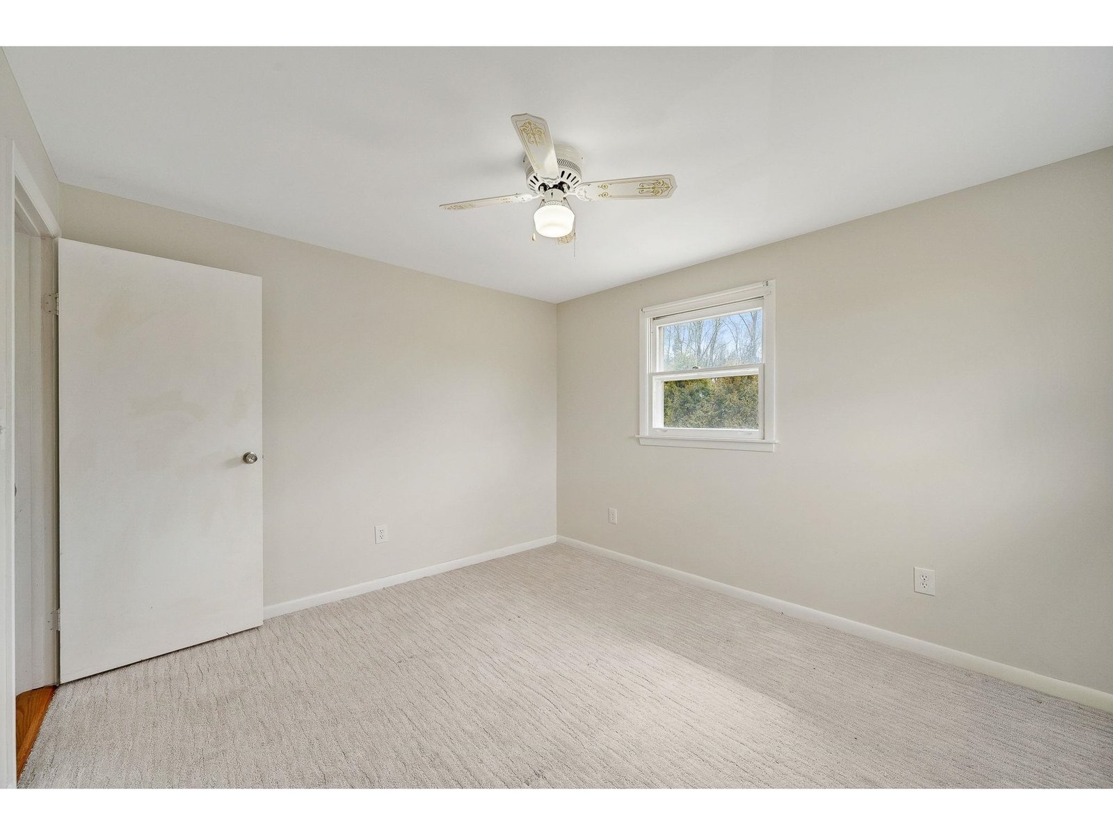 166 Lakeview Drive