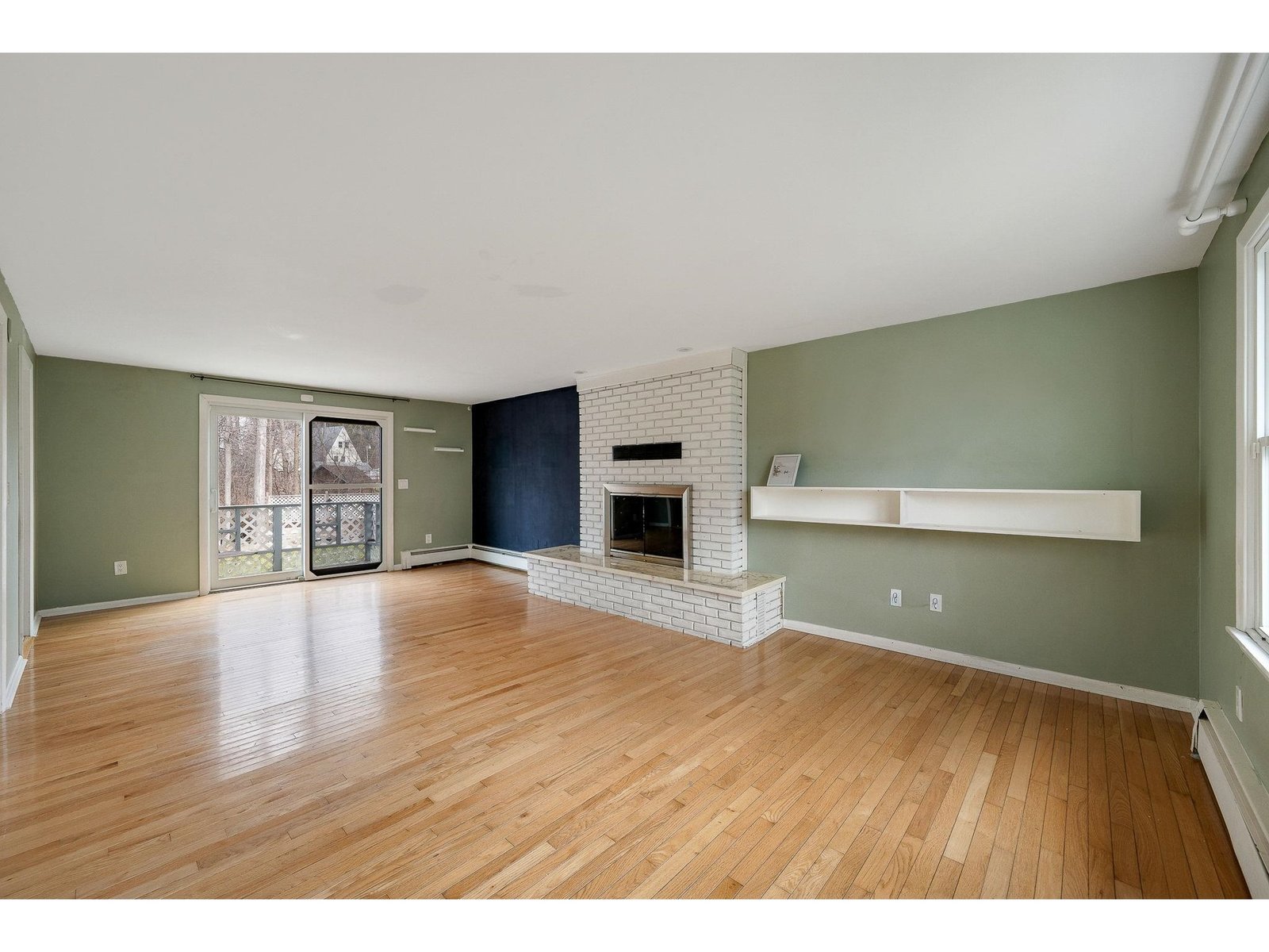 166 Lakeview Drive