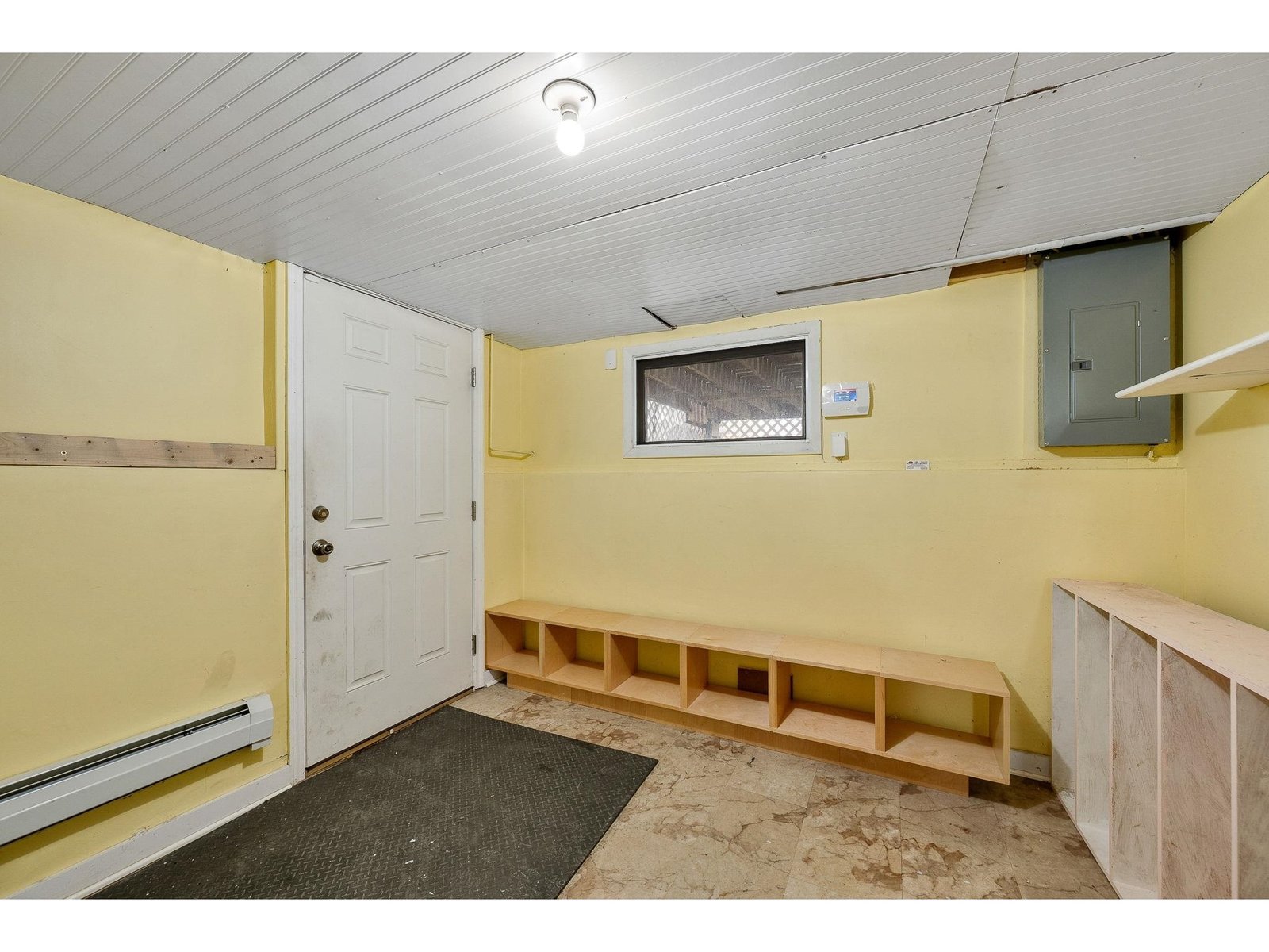 166 Lakeview Drive