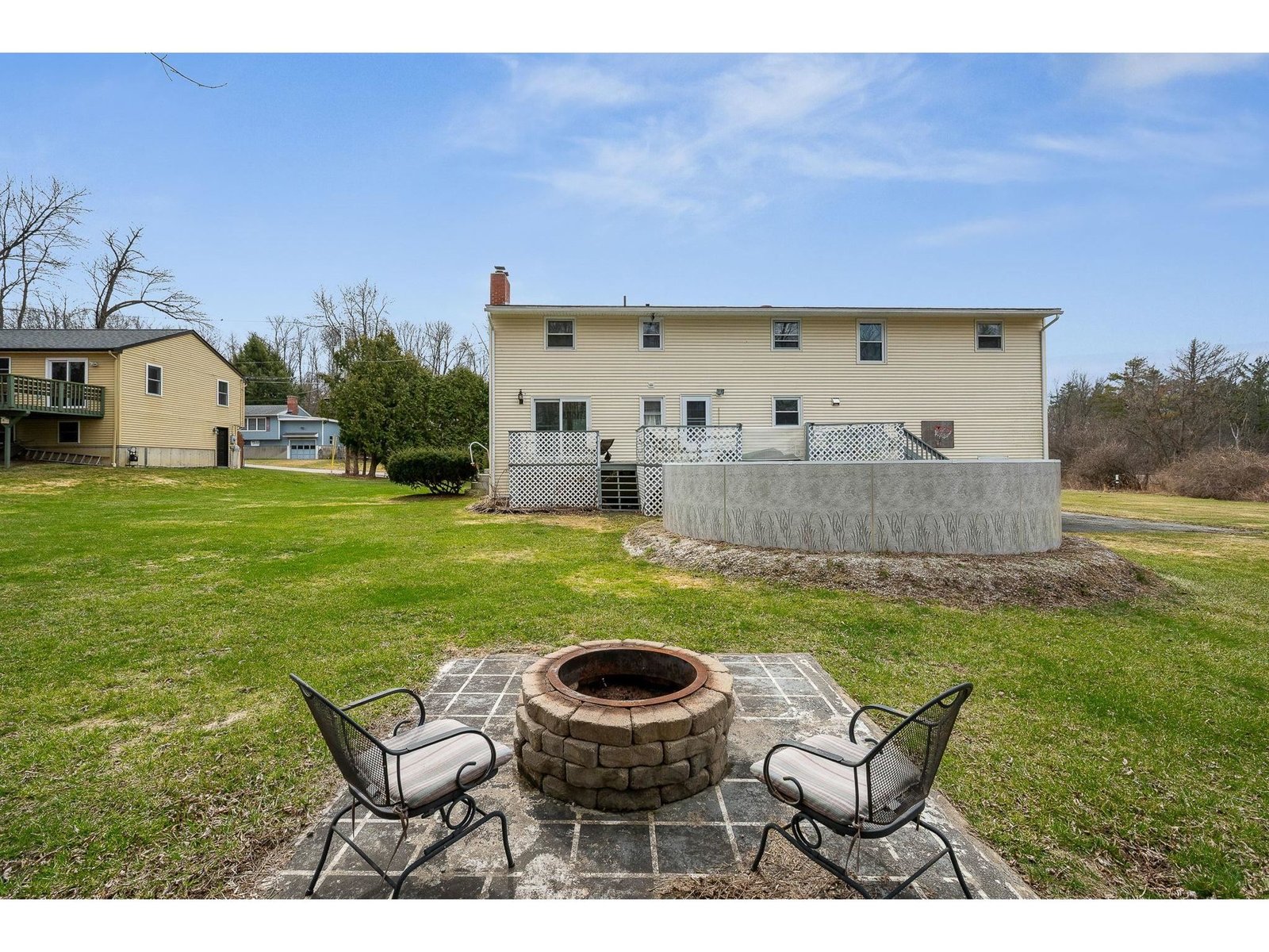 166 Lakeview Drive