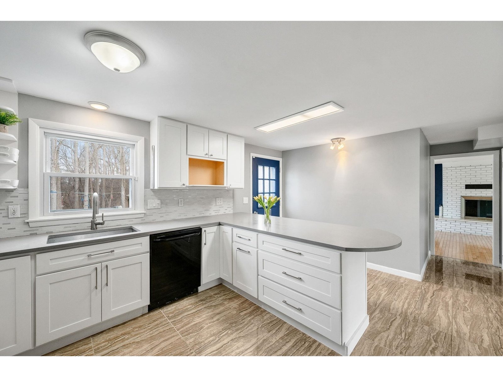 166 Lakeview Drive