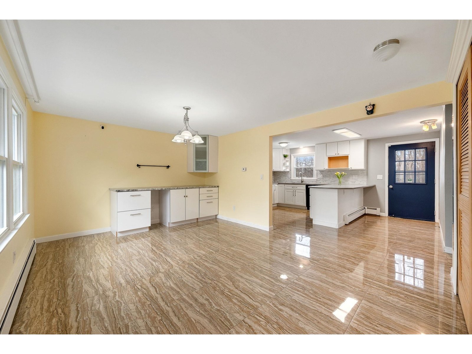 166 Lakeview Drive