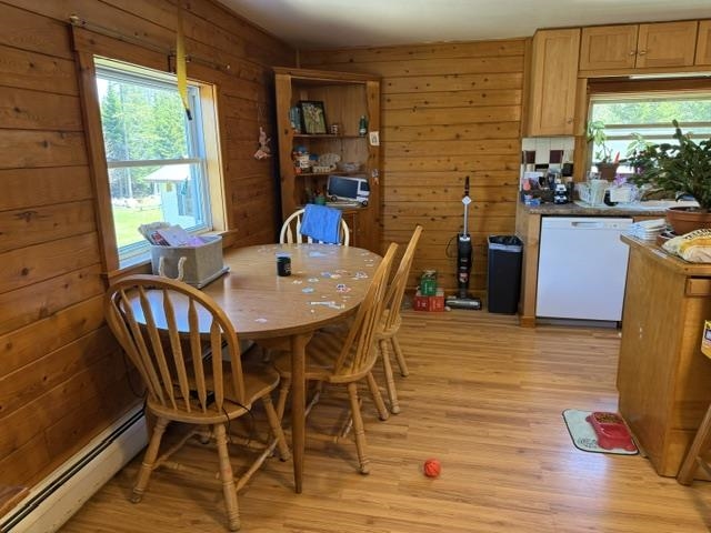Apartment eat in kitchen