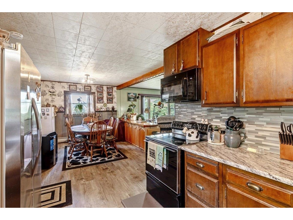 1679 Sampsonville Road