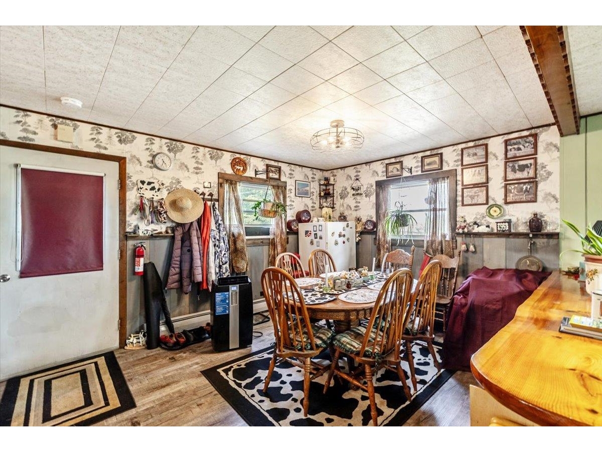 1679 Sampsonville Road