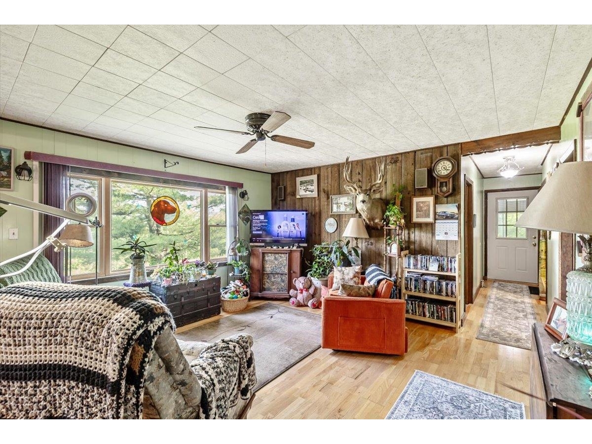 1679 Sampsonville Road