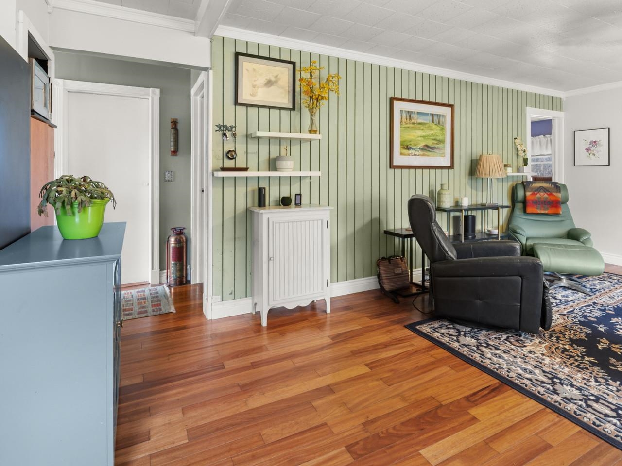 168 Place Road West