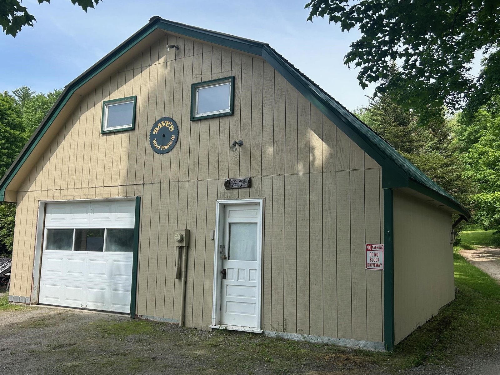 Gabel garage, could be 2 bays