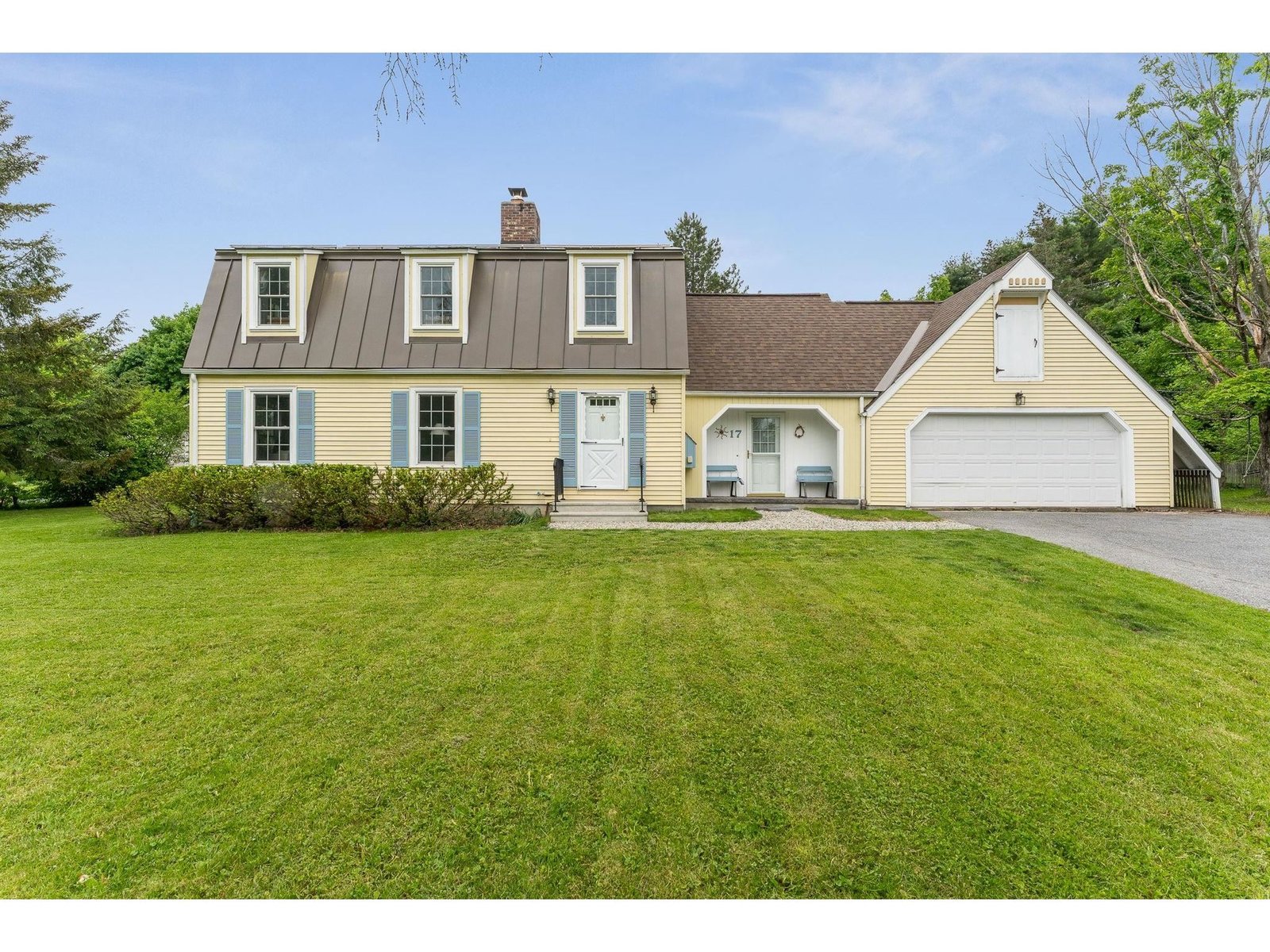 17 Brook Drive, Burlington
