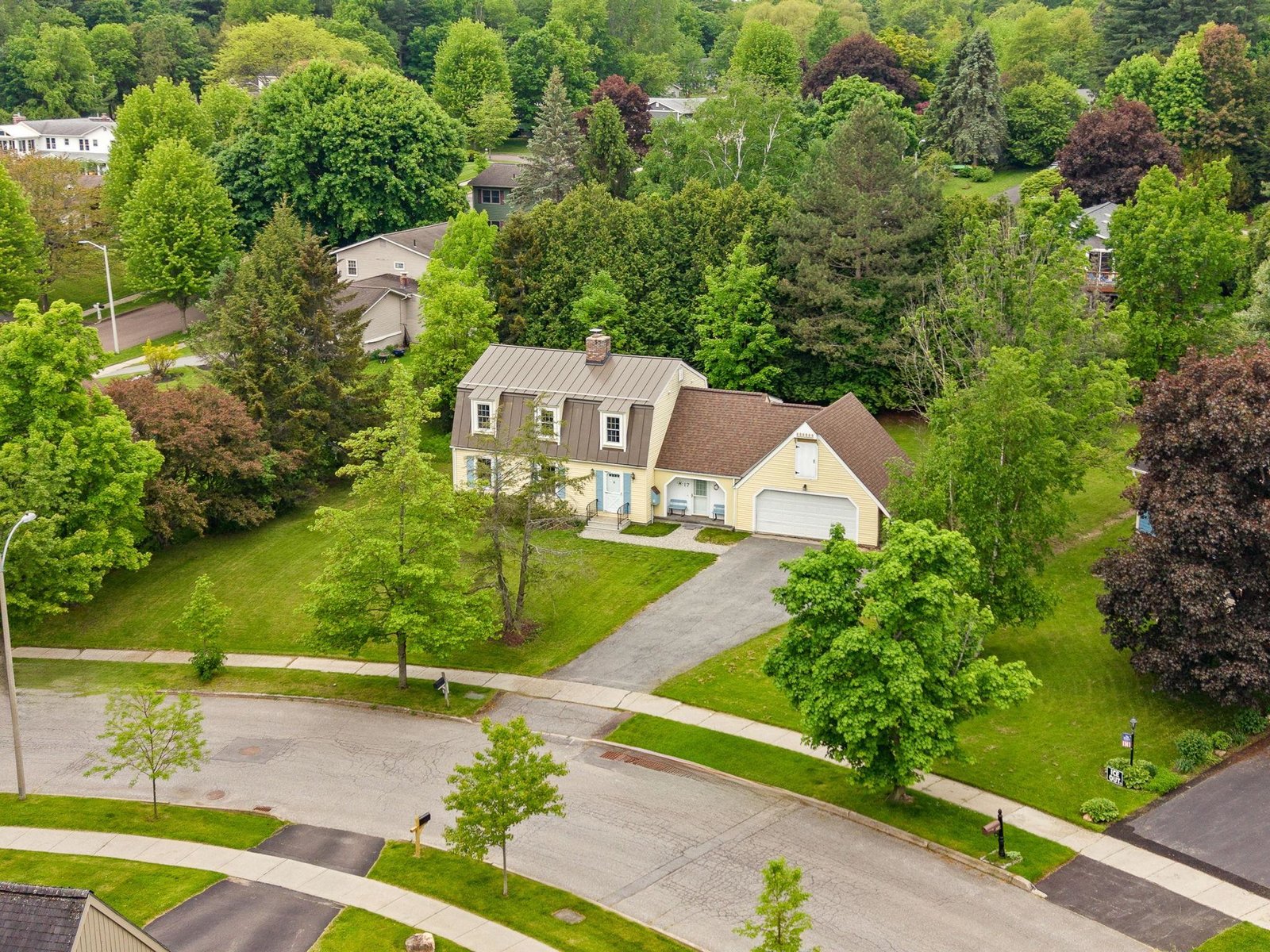 17 Brook Drive