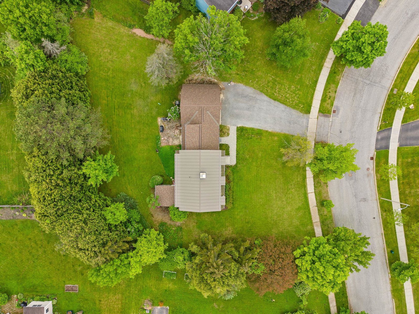17 Brook Drive