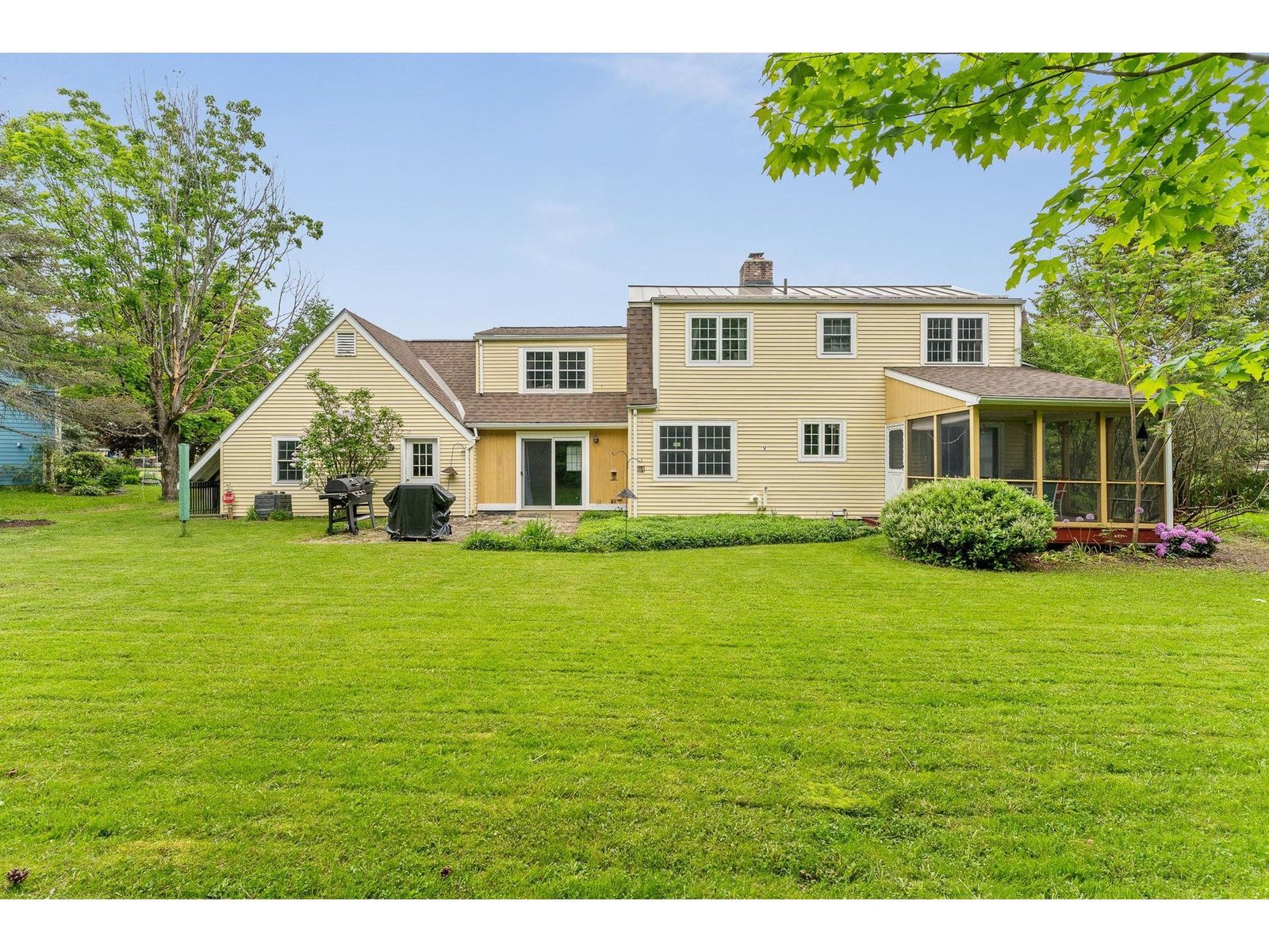 17 Brook Drive