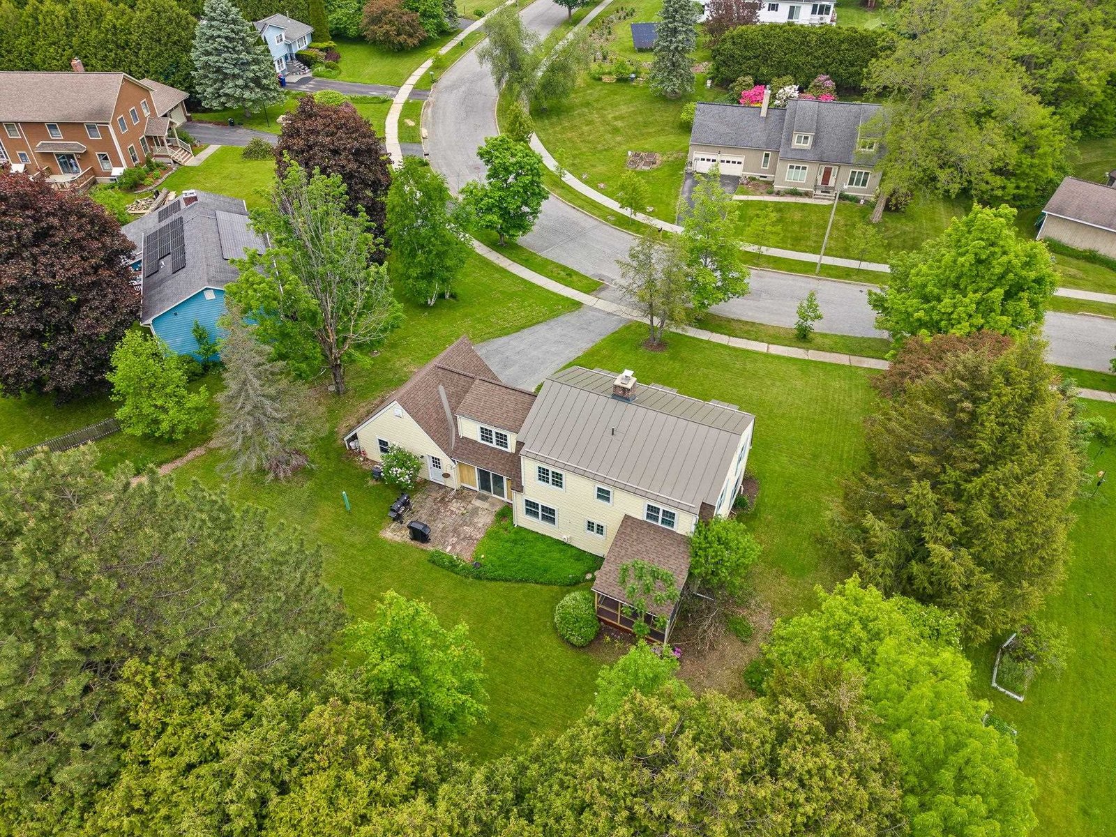 17 Brook Drive