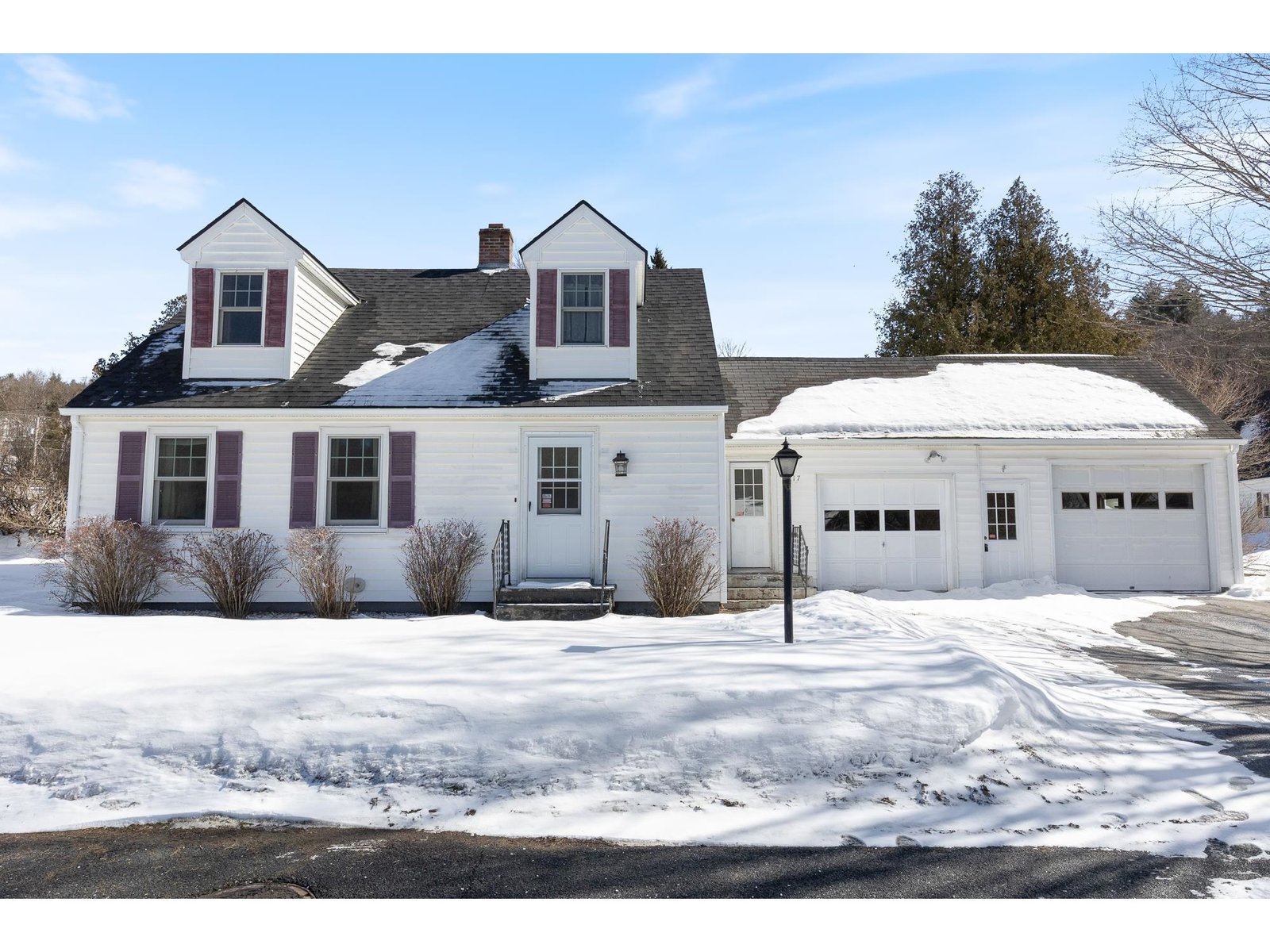 17 Colonial Drive