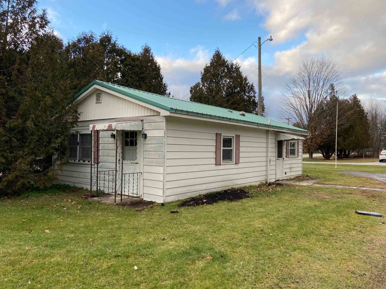 17 Decker Road
