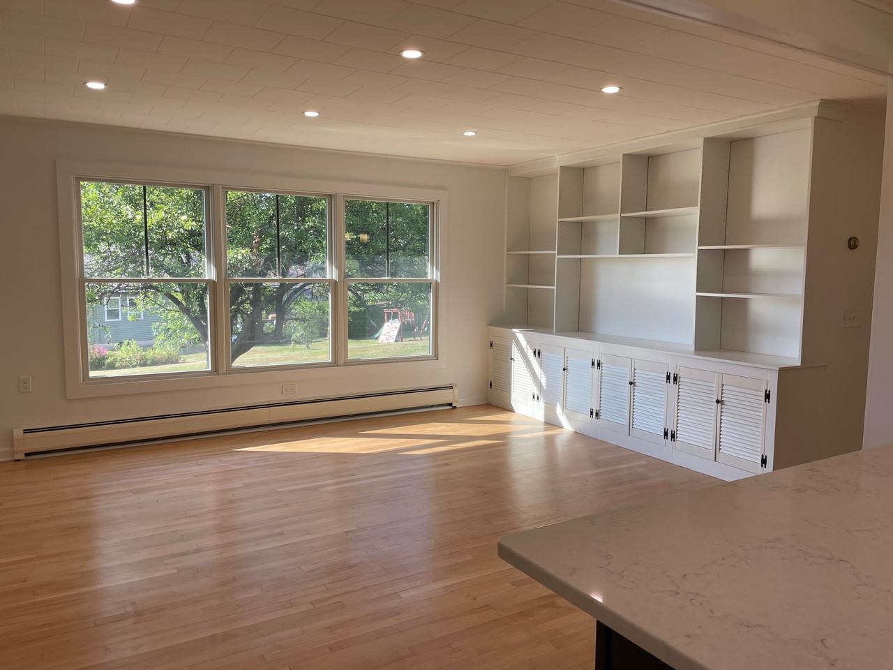 Spacious living room