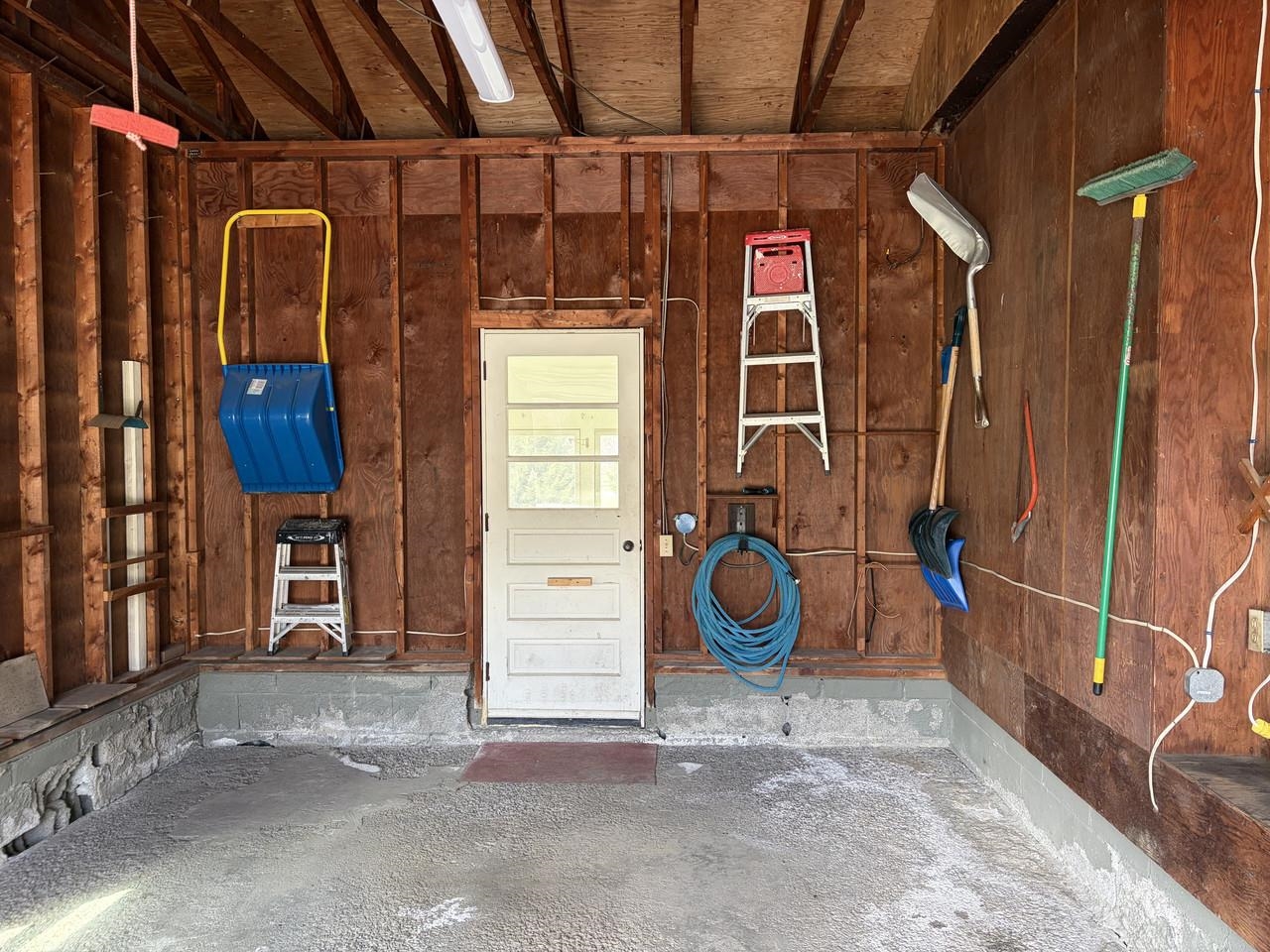 One-car garage