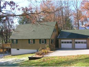 17 Greenbriar Dr