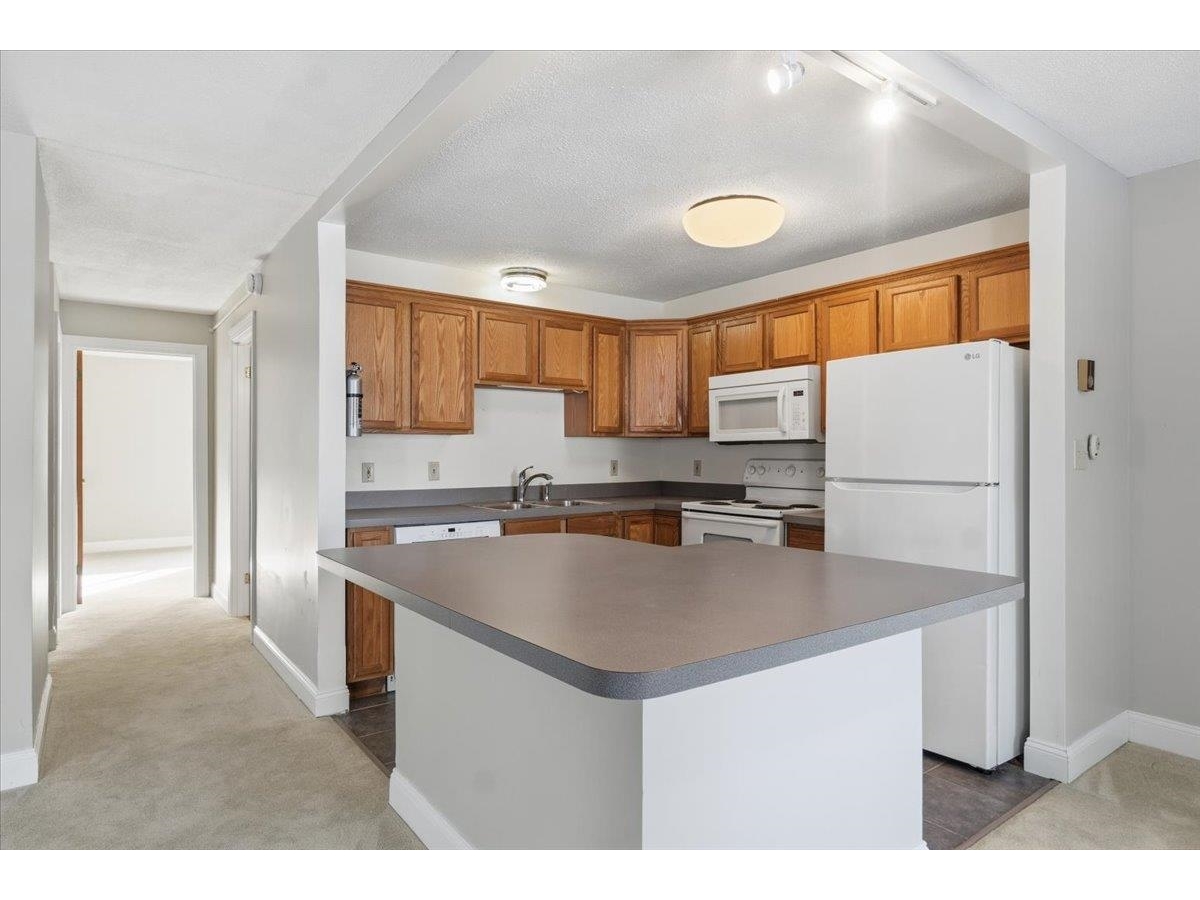17 Hawthorne Circle, South Burlington