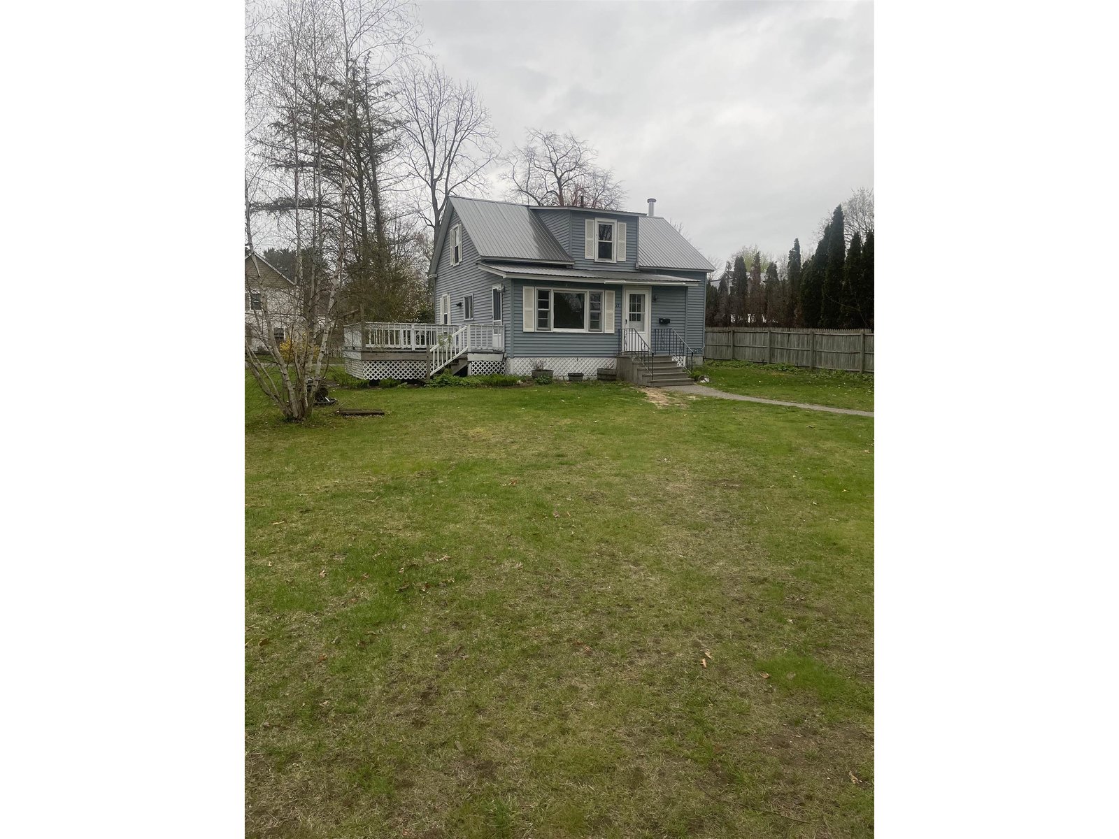 17 Iroquois Avenue