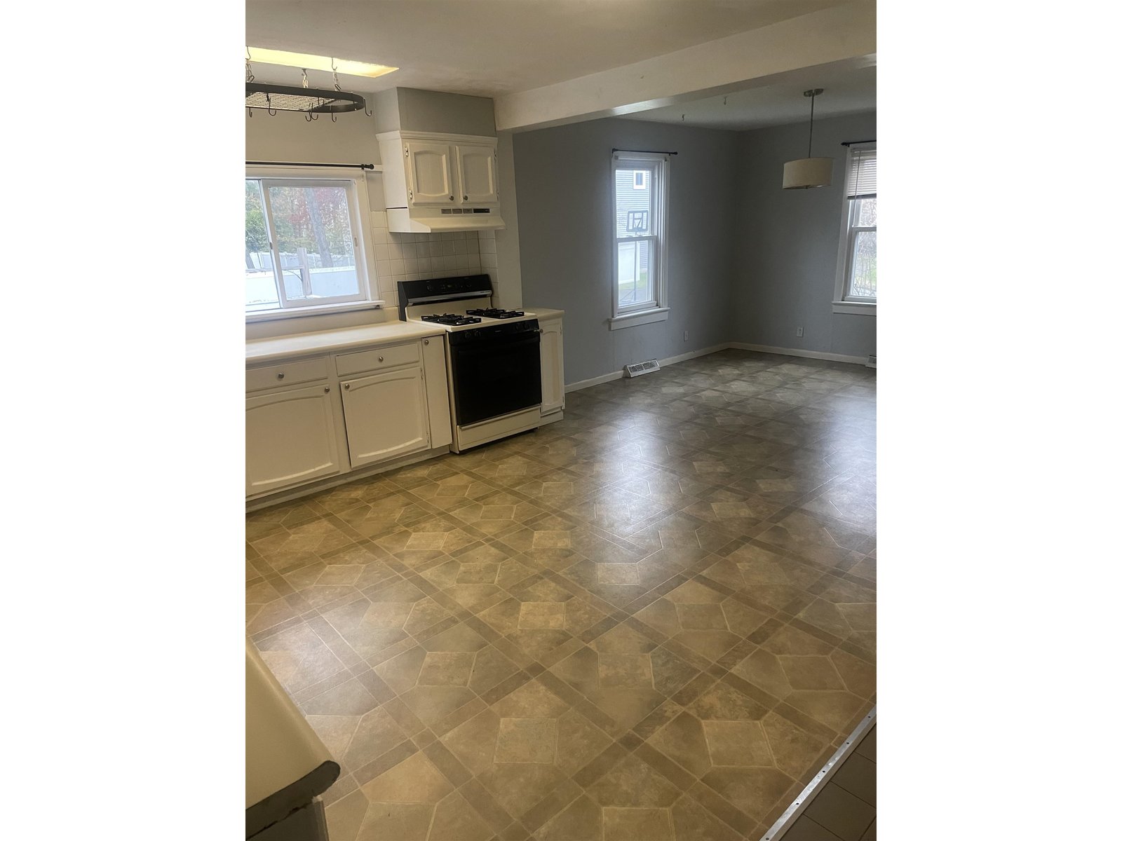 17 Iroquois Avenue