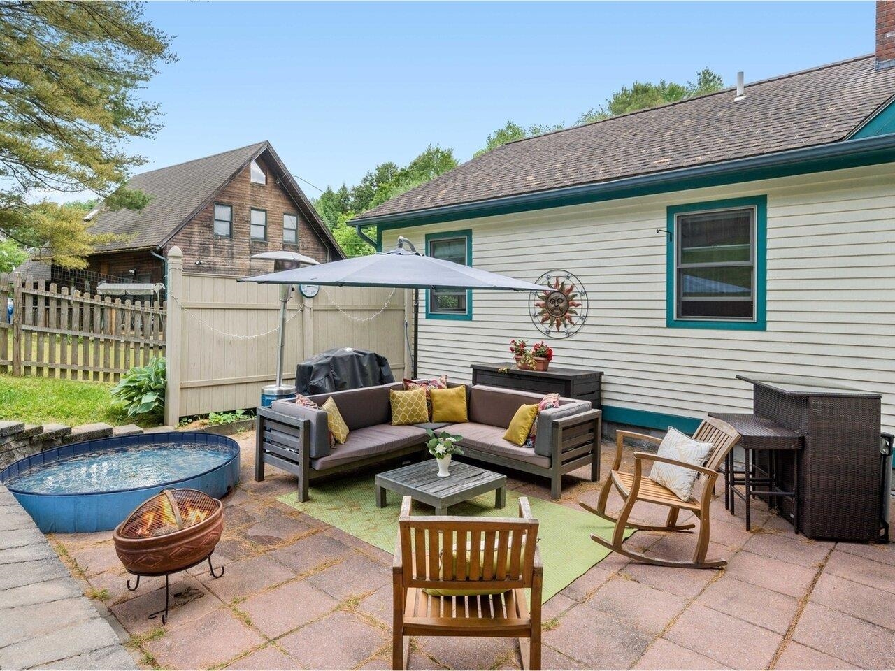 Tiled patio off living room
