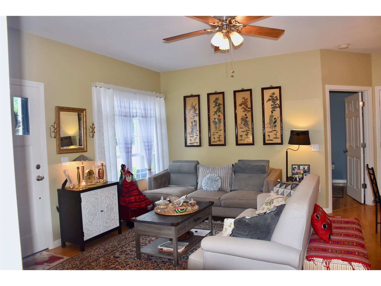 17 Madison Drive, Unit Unit 8 Triplex
