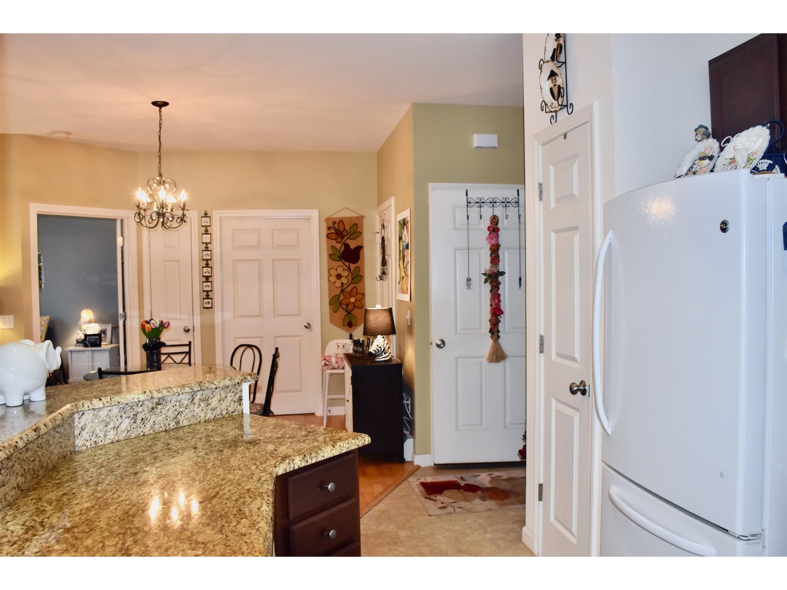 17 Madison Drive, Unit Unit 8 Triplex