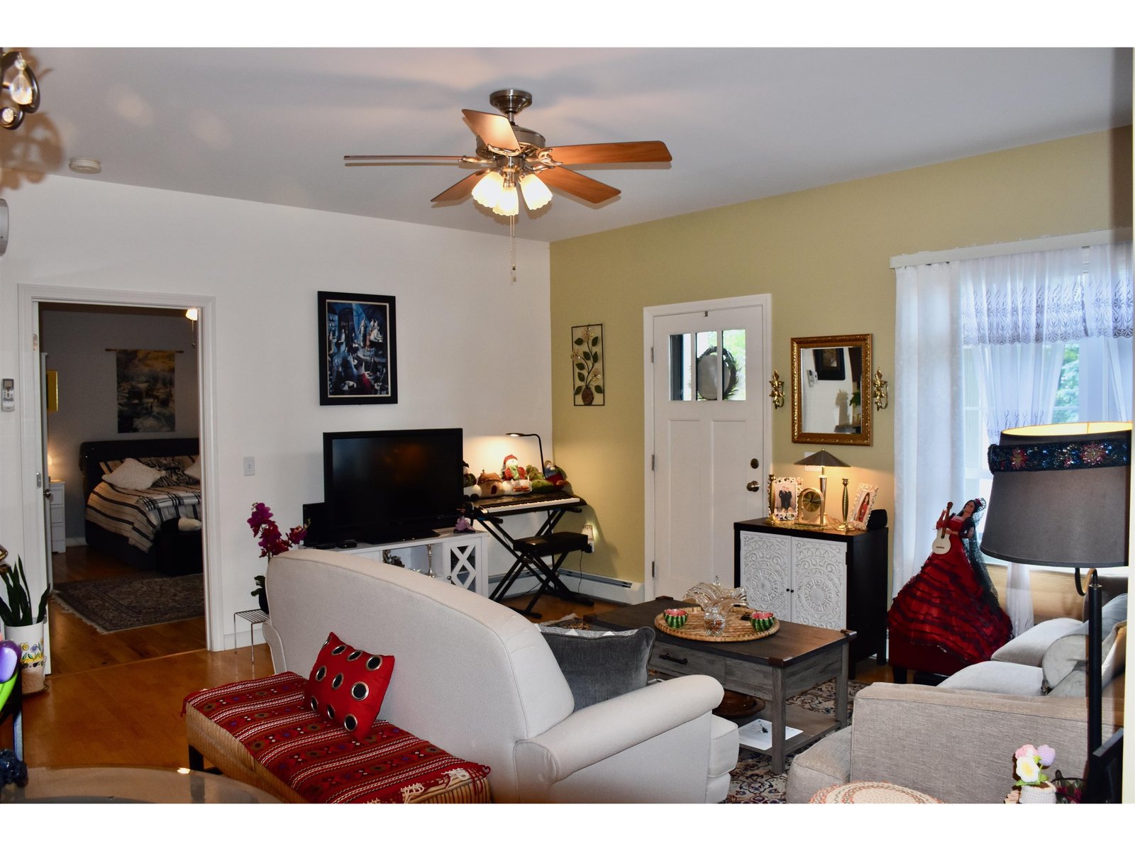 17 Madison Drive, Unit Unit 8 Triplex
