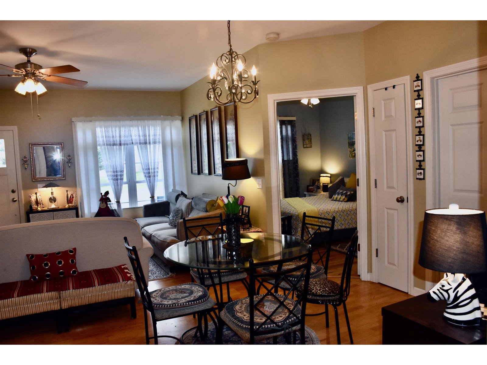17 Madison Drive, Unit Unit 8 Triplex