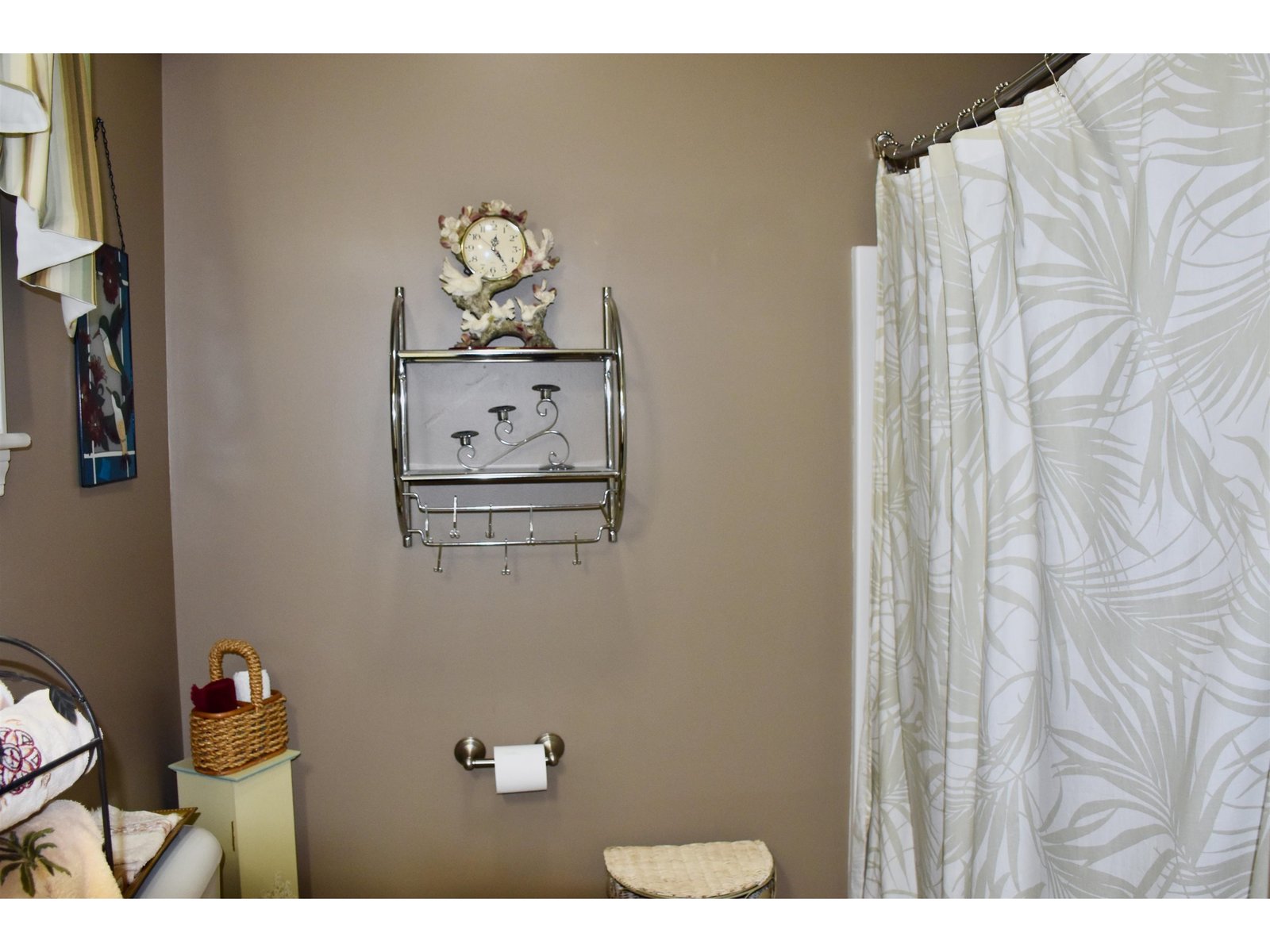 17 Madison Drive, Unit Unit 8 Triplex