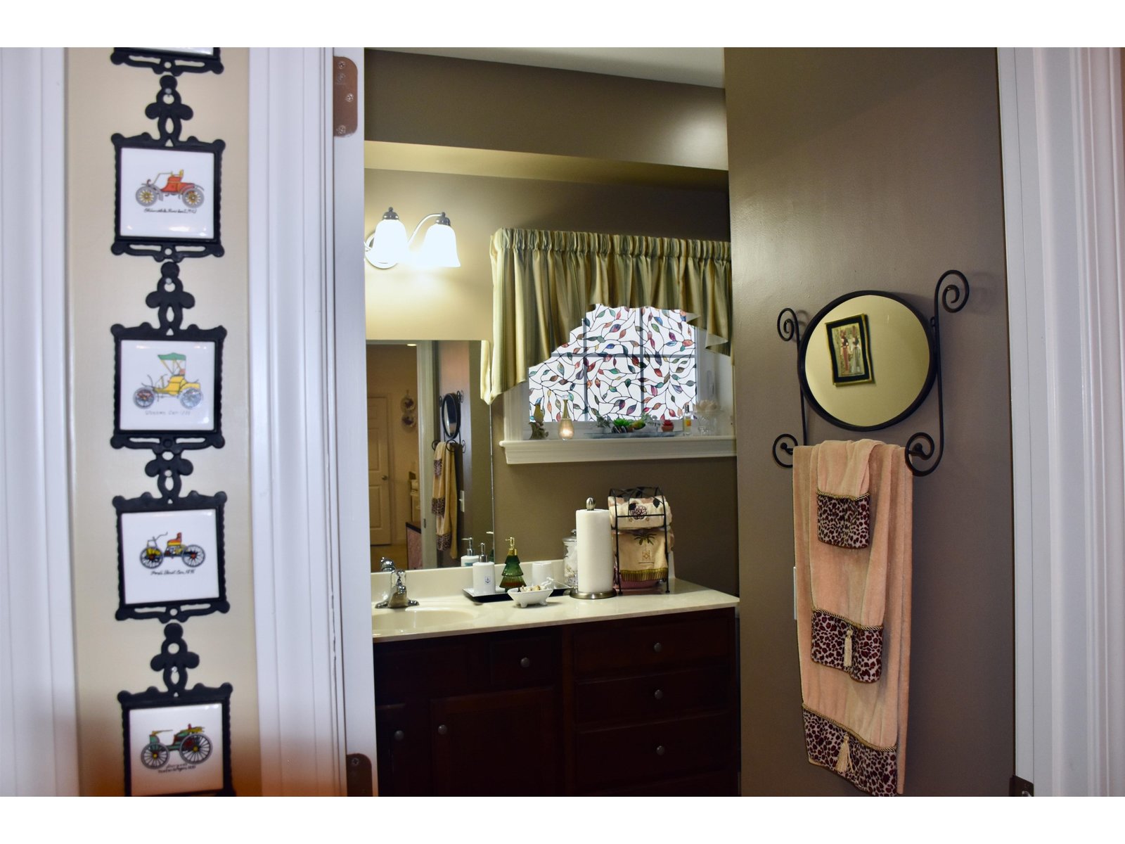 17 Madison Drive, Unit Unit 8 Triplex
