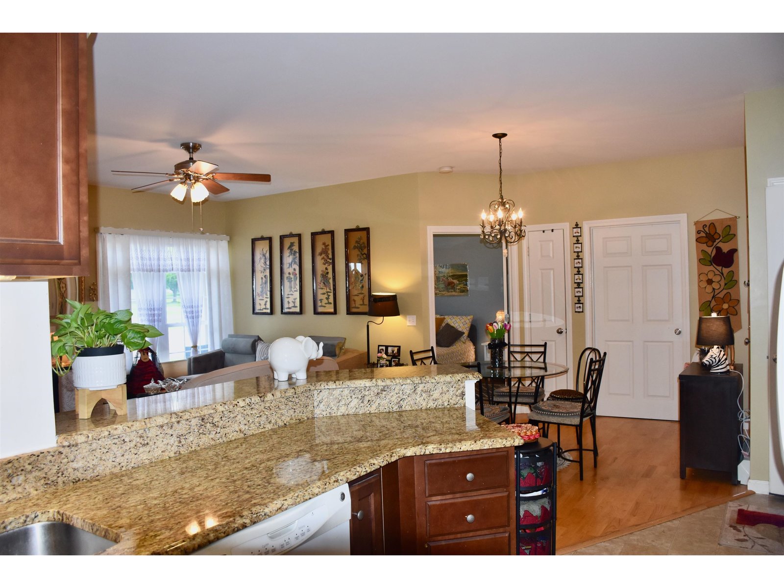 17 Madison Drive, Unit Unit 8 Triplex
