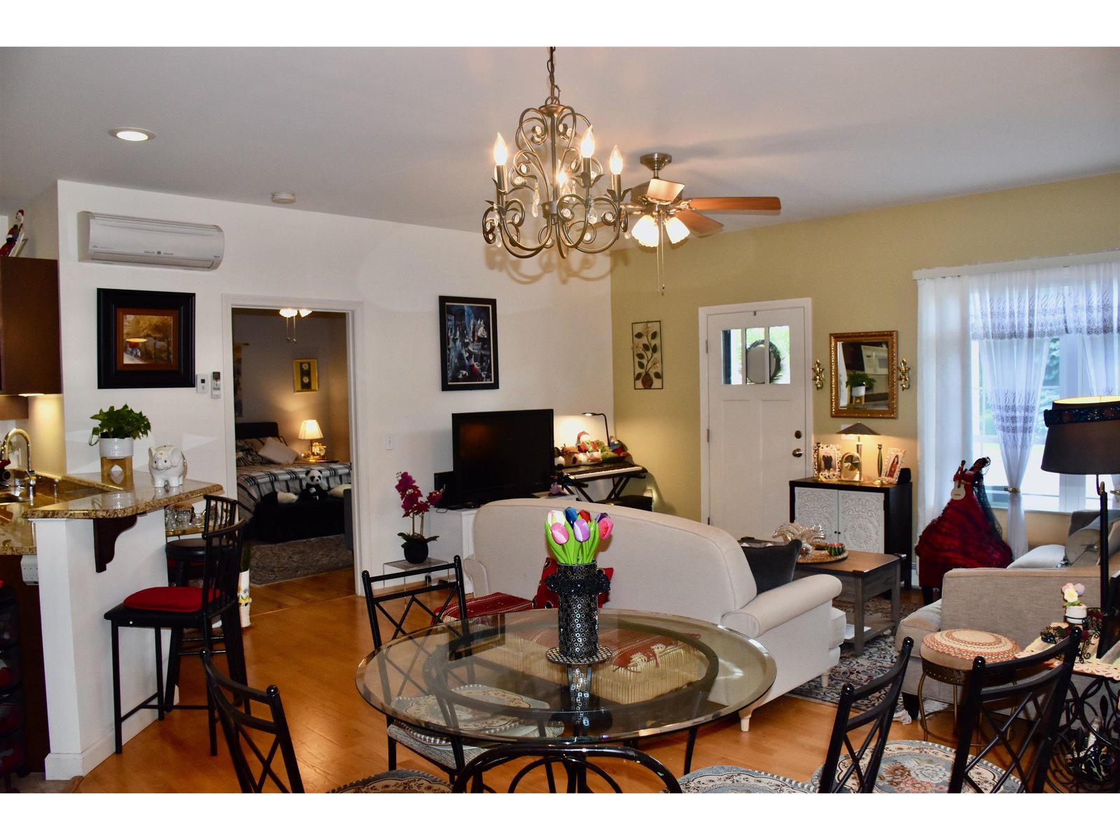 17 Madison Drive, Unit Unit 8 Triplex