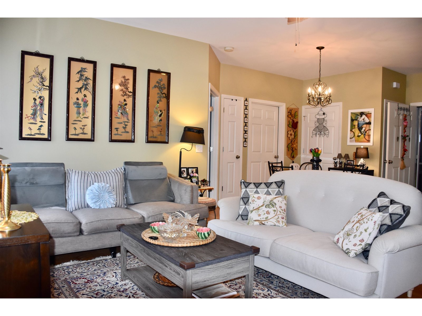 17 Madison Drive, Unit Unit 8 Triplex