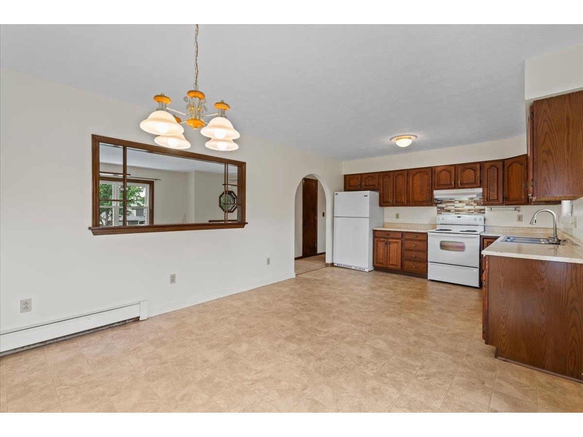 17 Meadowbrook Lane