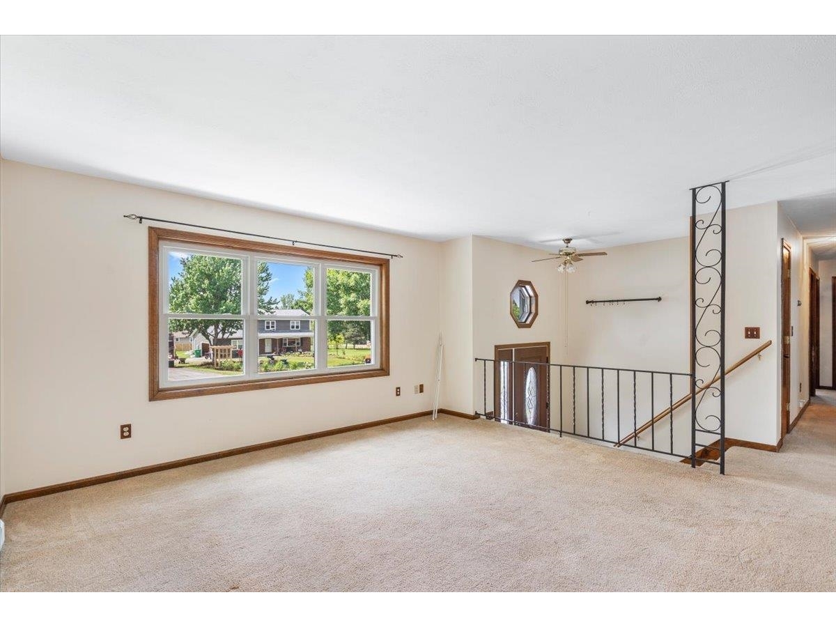 17 Meadowbrook Lane