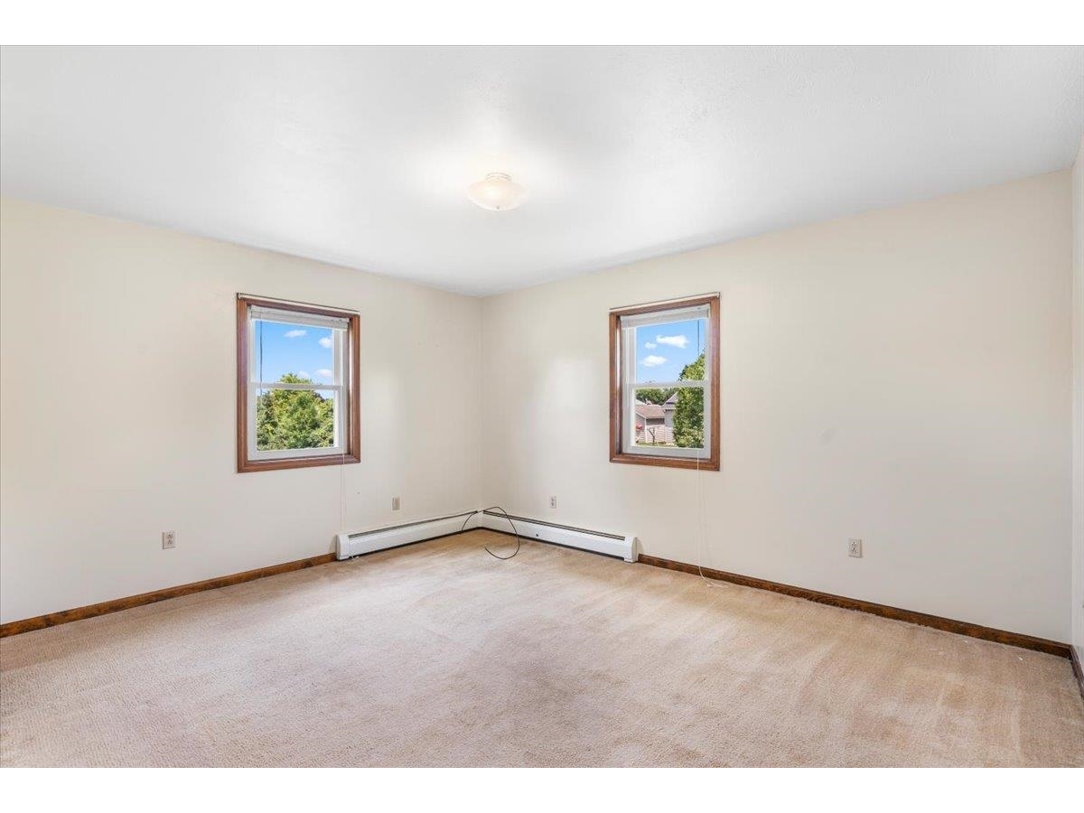 17 Meadowbrook Lane