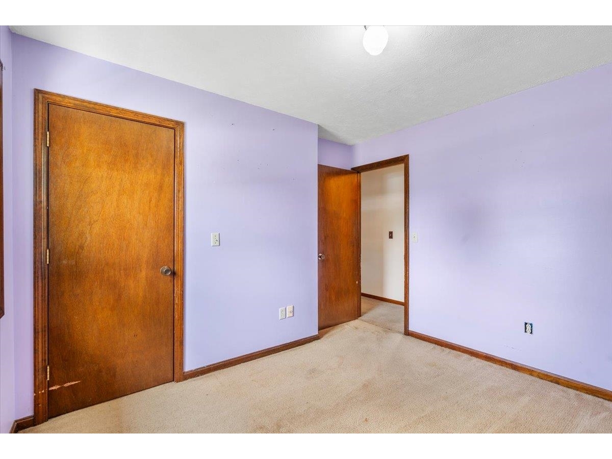 17 Meadowbrook Lane