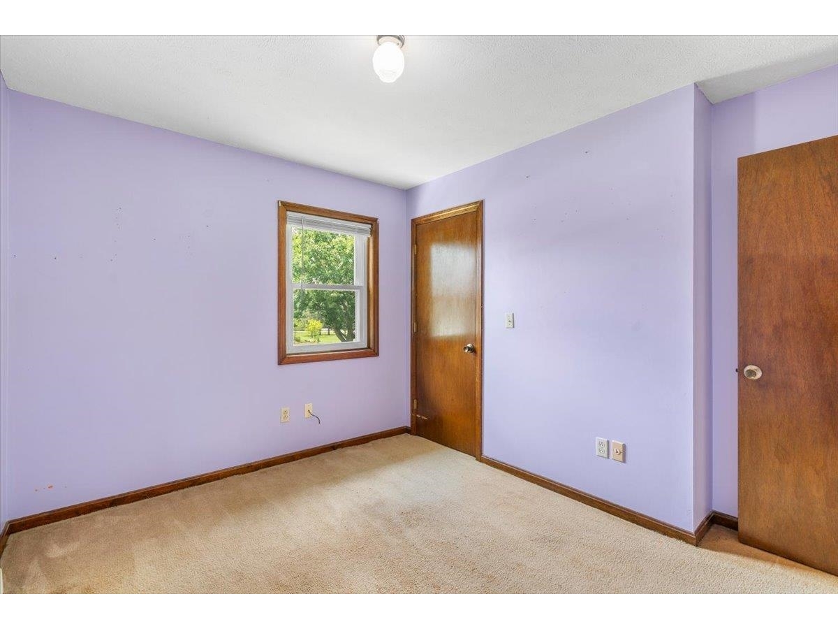 17 Meadowbrook Lane
